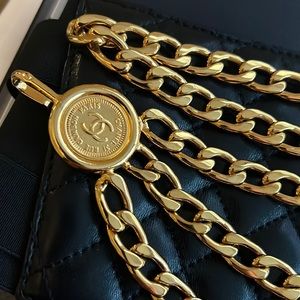 CHANEL Vintage 1994 3-Strand Chain 31 Rue Cambon Paris Gold Medallion Belt 32"